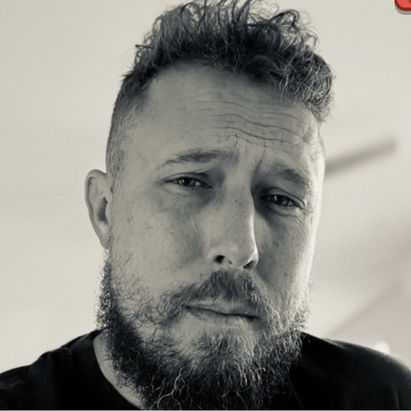 Meet your Posher, Chad - Picture 1 of 1